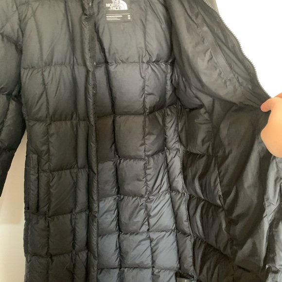 Women’s Northface Parka - Picture 6 of 10